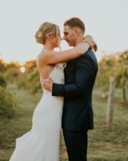 This one was easy to love. Leah & Michael were surrounded by people who loved them, and you could feel it all day. It felt less like working a wedding and more like being part of the family for a day.

So grateful we got to be there for this one.

@leahcomello @mcomel24

Venue @kindred_barn
Florals @johnstonsqualityflowers
Cake @ricksbakeryweddings
DJ @brockentertainment

#kindredbarn #nwawedding #arkansaswedding #nwaweddingphotographer #ozarkswedding