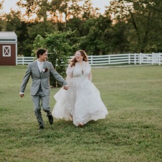 Sneak peek from Haley & Hunter’s beautiful day at Enchanted Valley Farms 🤍 The weather was perfect, the moments were so tender, and this venue truly feels enchanted.

Vendor love:
Venue: @enchantedvalleyfarm 🎶 Rebirth DJs @rebirthdjs | 🍴 The Sous Chef (Bentonville) @thesouschef.co | 🍰 Rick’s Bakery (Fayetteville) @ricksbakeryweddings | 💄 Hair/Makeup: Brooke Donley @nwaoccasions 

#EnchantedValleyFarms #NWAWeddings #ArkansasBride #WeddingPhotography #SiloamSprings