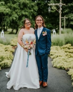 The rain couldn’t slow them down one bit. ☔
Kennedy and Kile brought all the emotion, all the laughter, and all the love to their wedding day at @sassafrasspringsvineyard . A stormy sky and a perfect day, somehow at the same time!
#SassafrasSpringsVineyard #NWAWeddingPhotographer #NorthwestArkansasWedding #ArkansasWeddingPhotographer #RainyDayWedding WeddingSneakPeek HazielPhotoAndFilms